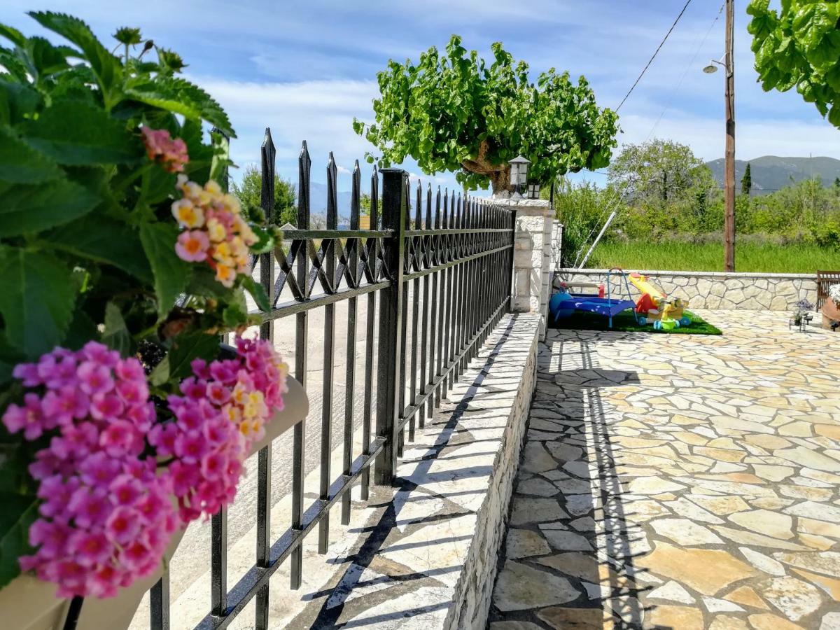 Eleftheria'S Apartments Ератіні Екстер'єр фото