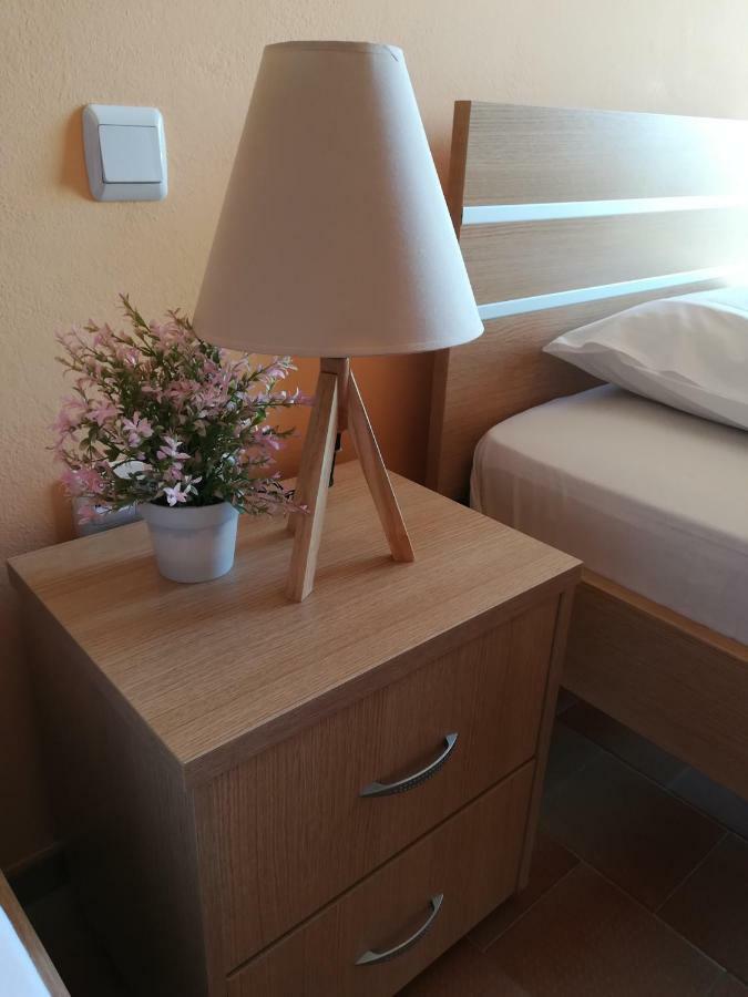 Eleftheria'S Apartments Ератіні Екстер'єр фото